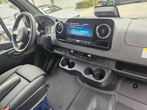 New 2025 Mercedes-Benz Sprinter 2500 image 11