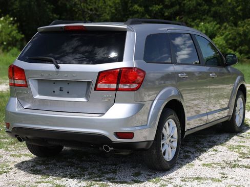 Used 2017 Dodge Journey SXT w/ Comfort/Convenience Group FWD image 11