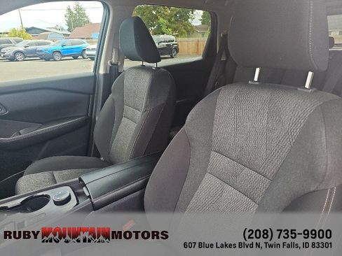 Used 2025 Nissan Rogue SV AWD/4WD image 12