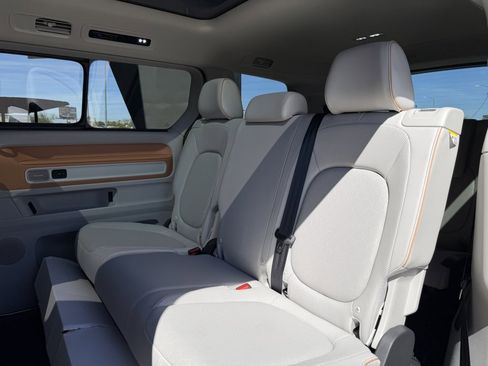 Used 2025 Volkswagen ID. Buzz 1st Edition image 33