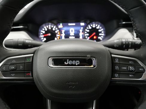 Used 2025 Jeep Compass Limited AWD/4WD image 15