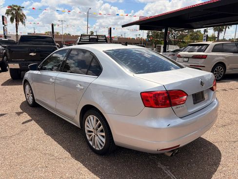 Used 2011 Volkswagen Jetta SEL FWD image 11