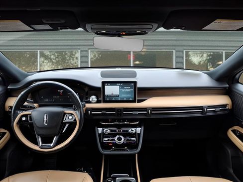 Used 2022 Lincoln Corsair Reserve w/ Equipment Group 201A image 14