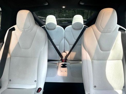 Used 2022 Tesla Model X image 55