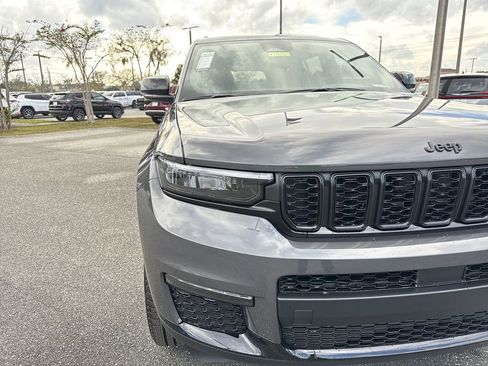 New 2025 Jeep Grand Cherokee L Limited w/ Black Appearance Package image 9