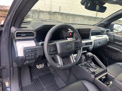 Used 2024 Toyota Tacoma TRD Sport w/ TRD Sport Upgrade Package image 2