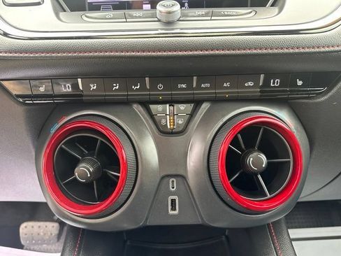Used 2019 Chevrolet Blazer RS w/ Sun and Wheels Package AWD/4WD image 25