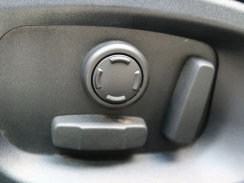 Used 2018 Jaguar XE Prestige image 26