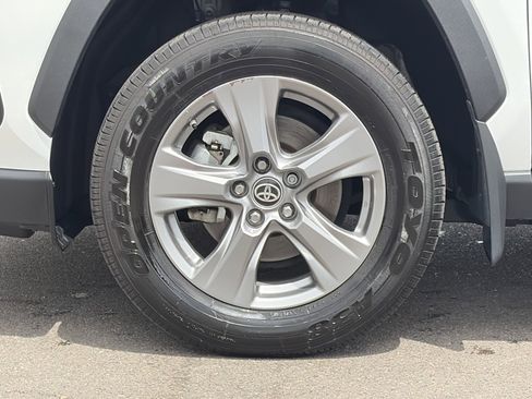 Used 2023 Toyota RAV4 LE AWD/4WD image 13