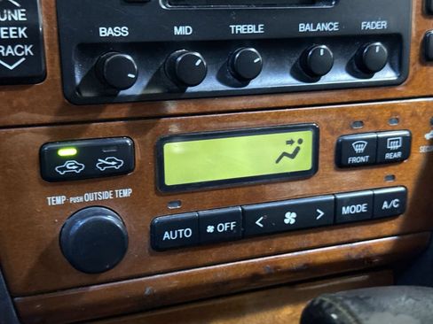 Used 2000 Lexus ES 330 FWD image 15