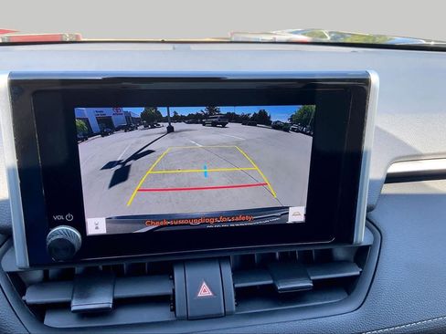 Used 2024 Toyota RAV4 XLE FWD image 28