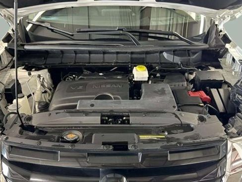 Used 2024 Nissan Pathfinder Platinum image 10