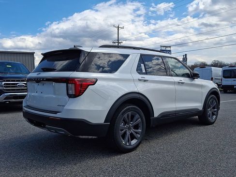 New 2026 Ford Explorer Active w/ Active Comfort Package AWD/4WD image 4