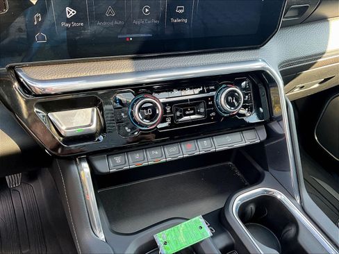 Used 2024 GMC Sierra 2500 Denali w/ Technology Package AWD/4WD image 16