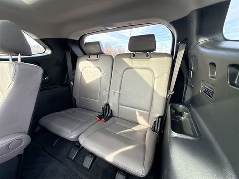 Used 2019 Hyundai Santa Fe XL image 20