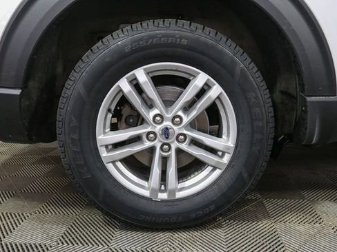 Used 2022 Ford Explorer XLT image 16