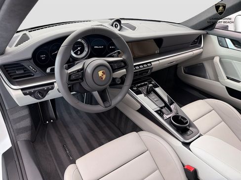 Used 2025 Porsche 911 Turbo S AWD/4WD image 39