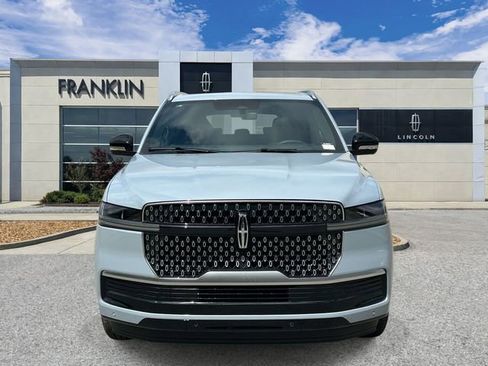 New 2026 Lincoln Navigator L Reserve AWD/4WD image 2