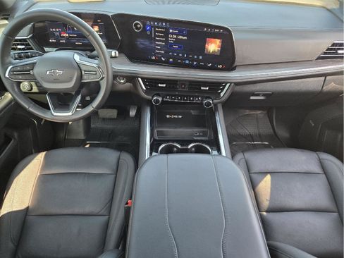 Used 2025 Chevrolet Tahoe Z71 w/ Comfort Package AWD/4WD image 24