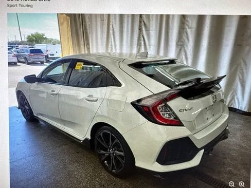 Used 2019 Honda Civic Sport Touring image 2