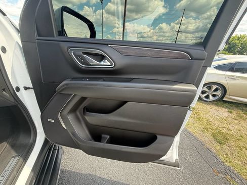 Used 2024 Chevrolet Tahoe LT AWD/4WD image 22