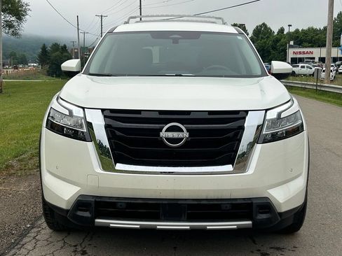 Used 2024 Nissan Pathfinder SL w/ Cargo Package AWD/4WD image 2