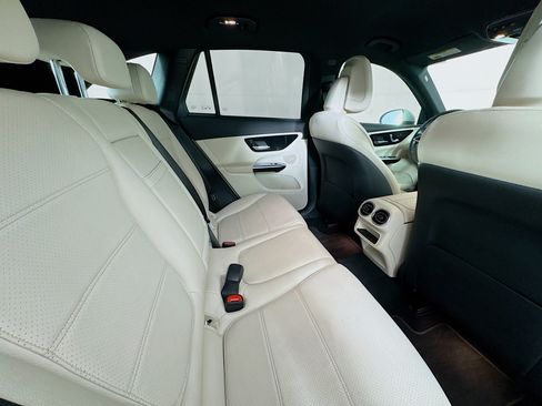 Used 2023 Mercedes-Benz GLC 300 image 24