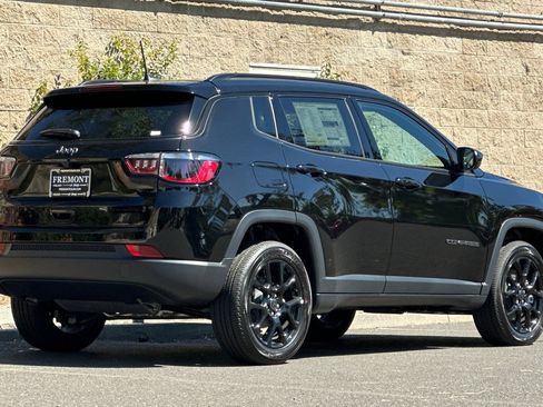 New 2026 Jeep Compass Latitude AWD/4WD image 3