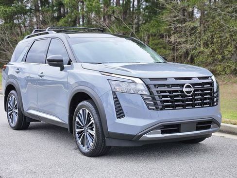 New 2026 Nissan Pathfinder Platinum image 1