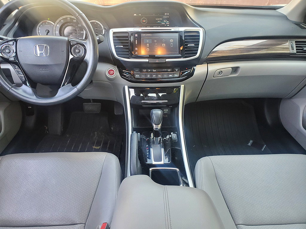 Used 2017 Honda Accord EX-L image 8