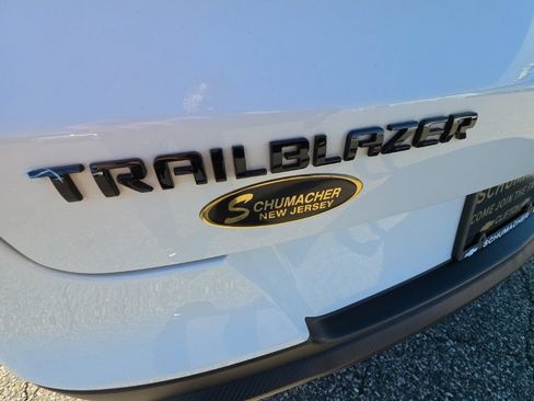 Used 2023 Chevrolet TrailBlazer RS w/ Convenience Package FWD image 33
