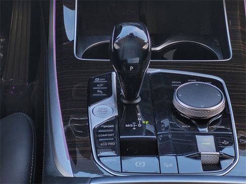 Used 2021 BMW X7 xDrive40i w/ Parking Assistance Package image 16