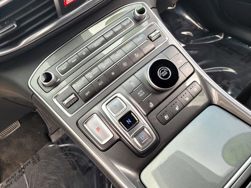 Used 2022 Hyundai Santa Fe Calligraphy image 17