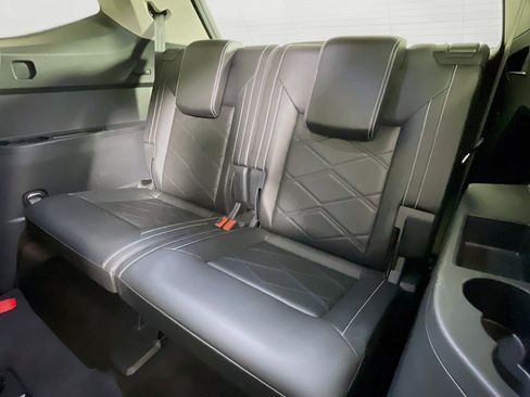 Used 2025 Volkswagen Atlas SE image 27