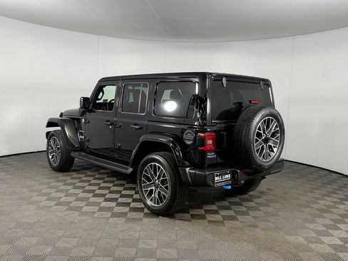 Used 2023 Jeep Wrangler Unlimited Sahara w/ Cold Weather Group AWD/4WD image 10