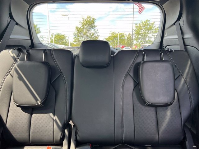 Used 2025 Chrysler Pacifica Select w/ Uconnect Theater Family Group AWD/4WD image 36