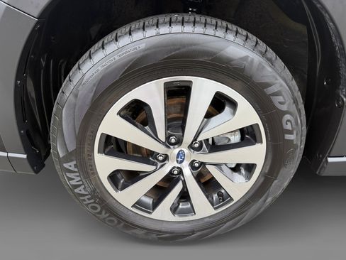 Used 2023 Subaru Outback Premium image 9