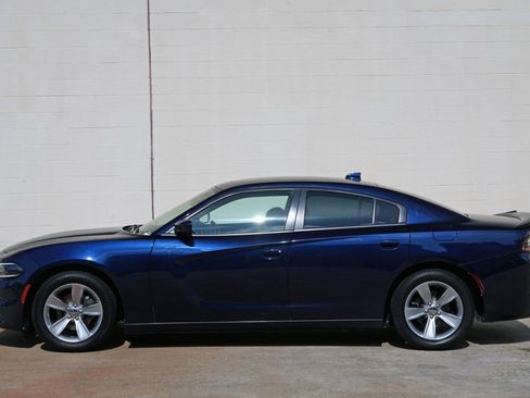 Used 2015 Dodge Charger SXT RWD image 47