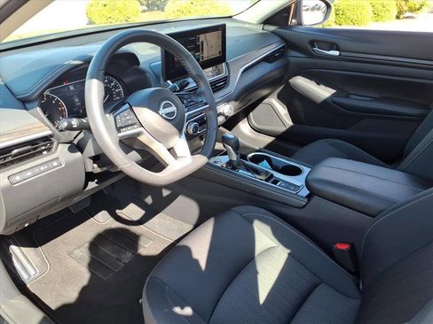Used 2024 Nissan Altima 2.5 SV w/ SV Premium Package image 22