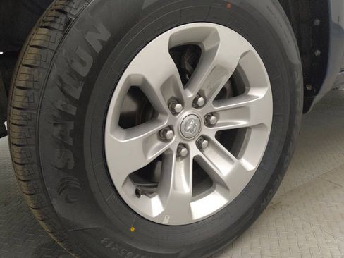 Used 2020 RAM 1500 Laramie image 31