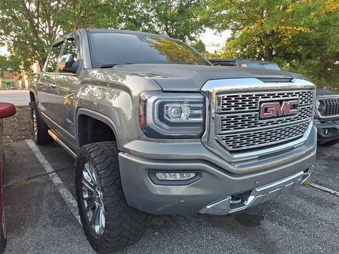 Used 2018 GMC Sierra 1500 Denali w/ Denali Ultimate Package AWD/4WD image 3