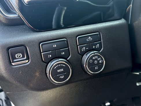 Used 2025 Chevrolet Silverado 2500 LT w/ Convenience Package AWD/4WD image 10