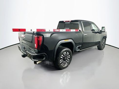 Used 2022 GMC Sierra 2500 Denali w/ Denali Black Diamond Edition image 7