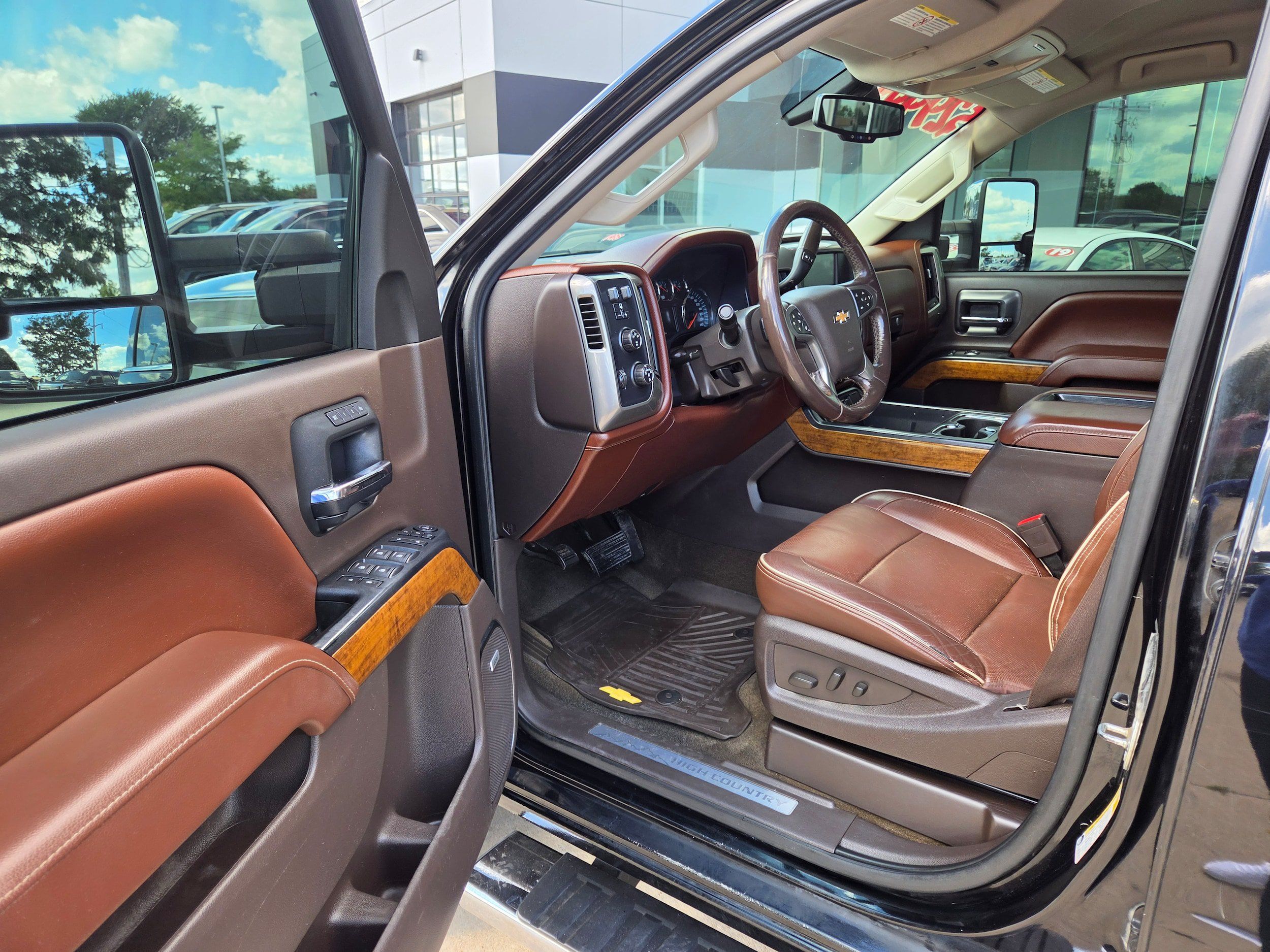 Used 2015 Chevrolet Silverado 3500 High Country w/ Duramax Plus Package AWD/4WD image 5