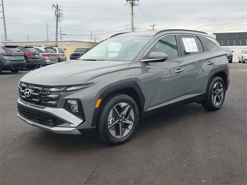 Used 2025 Hyundai Tucson SEL image 2