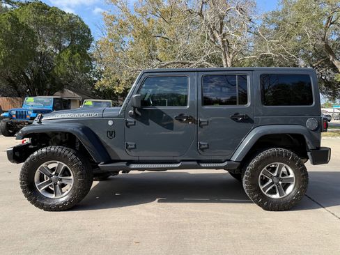 Used 2017 Jeep Wrangler Unlimited Sahara image 8