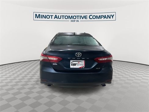 Used 2019 Toyota Camry XLE image 7