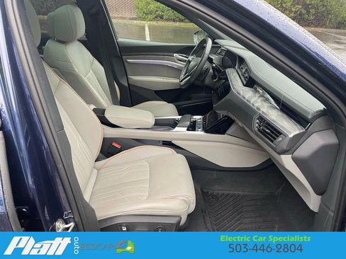Used 2022 Audi e-tron Chronos w/ Chronos Package image 57
