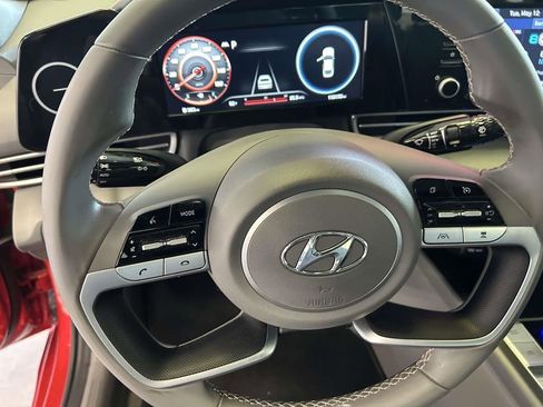 Used 2021 Hyundai Elantra SEL w/ Convenience + Premium Package FWD image 18
