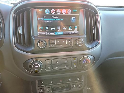 Used 2018 Chevrolet Colorado Z71 image 11